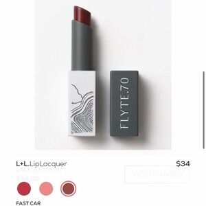 Lip Lacquer - FAST CAR
Reddish amber with a raisin hue